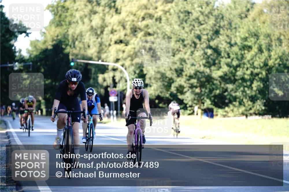 07.09.2025 - 19. Norderstedt Triathlon Michael Burmester http://msf.ph/oto/8847489 07.09.2025 16:15:54 Radfahren 941, 1088, 1409, 1427, 1564 meine-sportfotos.de
