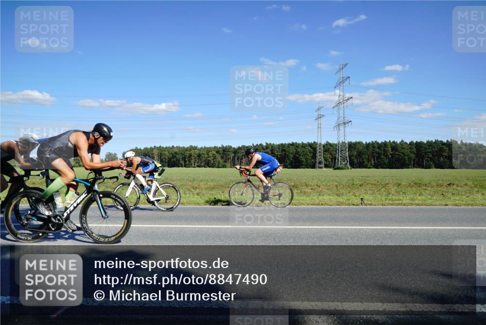 07.09.2025 - 19. Norderstedt Triathlon Michael Burmester http://msf.ph/oto/8847490 07.09.2025 15:25:54 Radfahren 406, 443, 910, 1432, 1510, 1514, 1531 meine-sportfotos.de