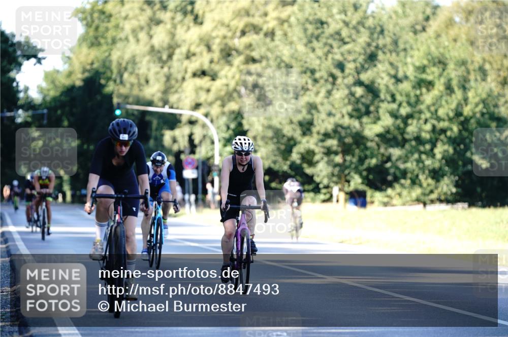 07.09.2025 - 19. Norderstedt Triathlon Michael Burmester http://msf.ph/oto/8847493 07.09.2025 16:15:54 Radfahren 941, 1088, 1409, 1427, 1564 meine-sportfotos.de
