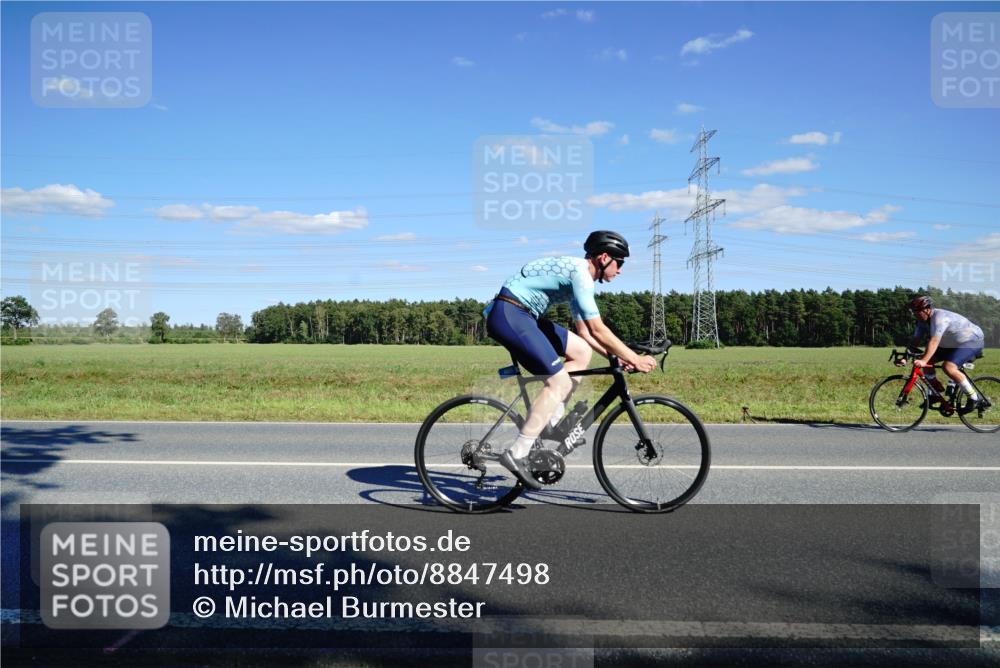07.09.2025 - 19. Norderstedt Triathlon Michael Burmester http://msf.ph/oto/8847498 07.09.2025 15:25:58 Radfahren 405, 447, 910, 1432, 1514, 1531 meine-sportfotos.de