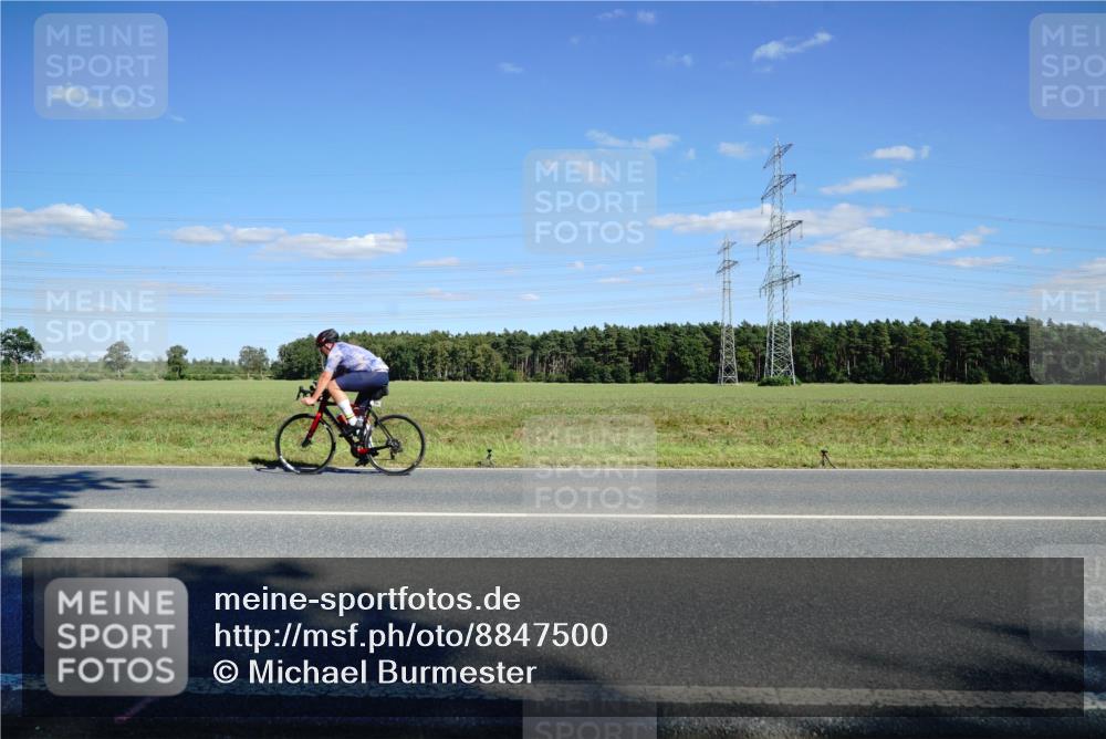 07.09.2025 - 19. Norderstedt Triathlon Michael Burmester http://msf.ph/oto/8847500 07.09.2025 15:25:58 Radfahren 405, 447, 910, 1432, 1514, 1531 meine-sportfotos.de