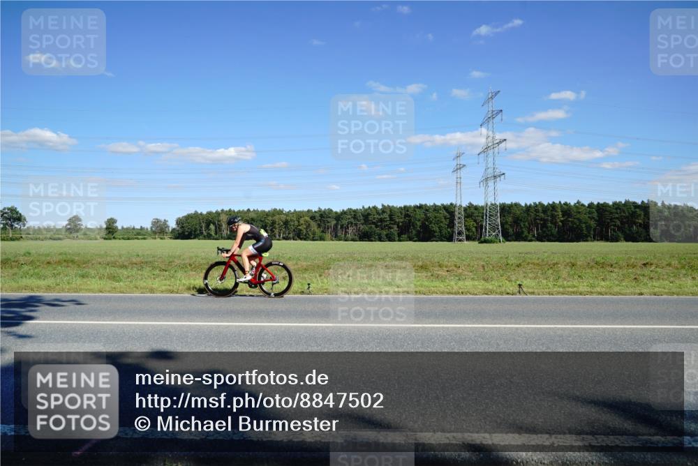 07.09.2025 - 19. Norderstedt Triathlon Michael Burmester http://msf.ph/oto/8847502 07.09.2025 15:26:05 Radfahren  meine-sportfotos.de