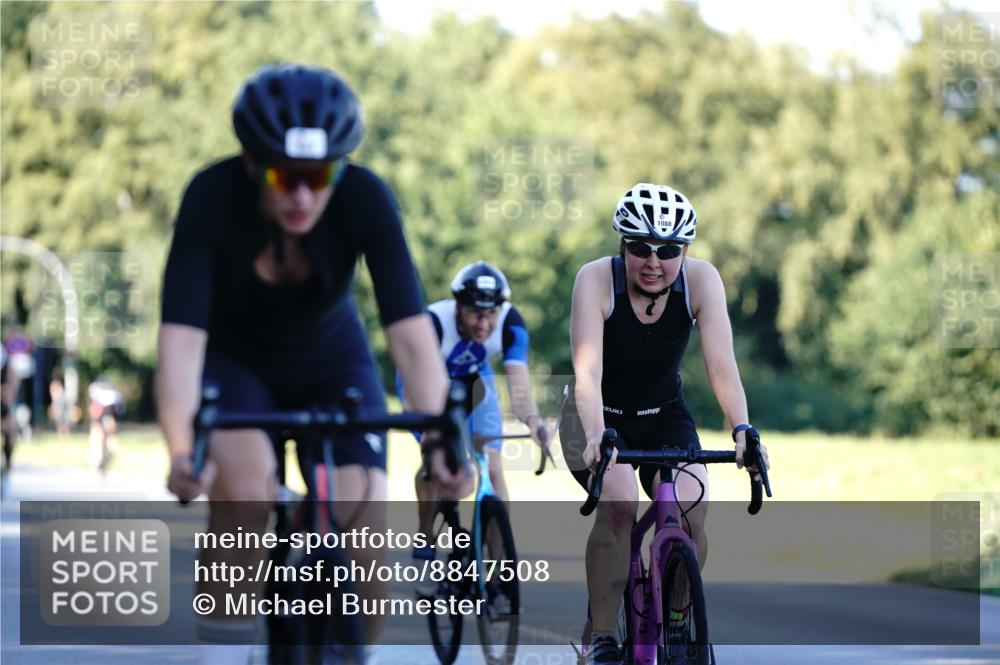 07.09.2025 - 19. Norderstedt Triathlon Michael Burmester http://msf.ph/oto/8847508 07.09.2025 16:15:55 Radfahren 941, 1088, 1409, 1427, 1564 meine-sportfotos.de