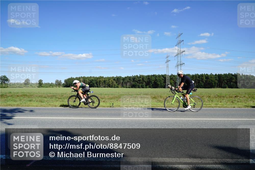 07.09.2025 - 19. Norderstedt Triathlon Michael Burmester http://msf.ph/oto/8847509 07.09.2025 15:26:11 Radfahren 1454, 1476 meine-sportfotos.de