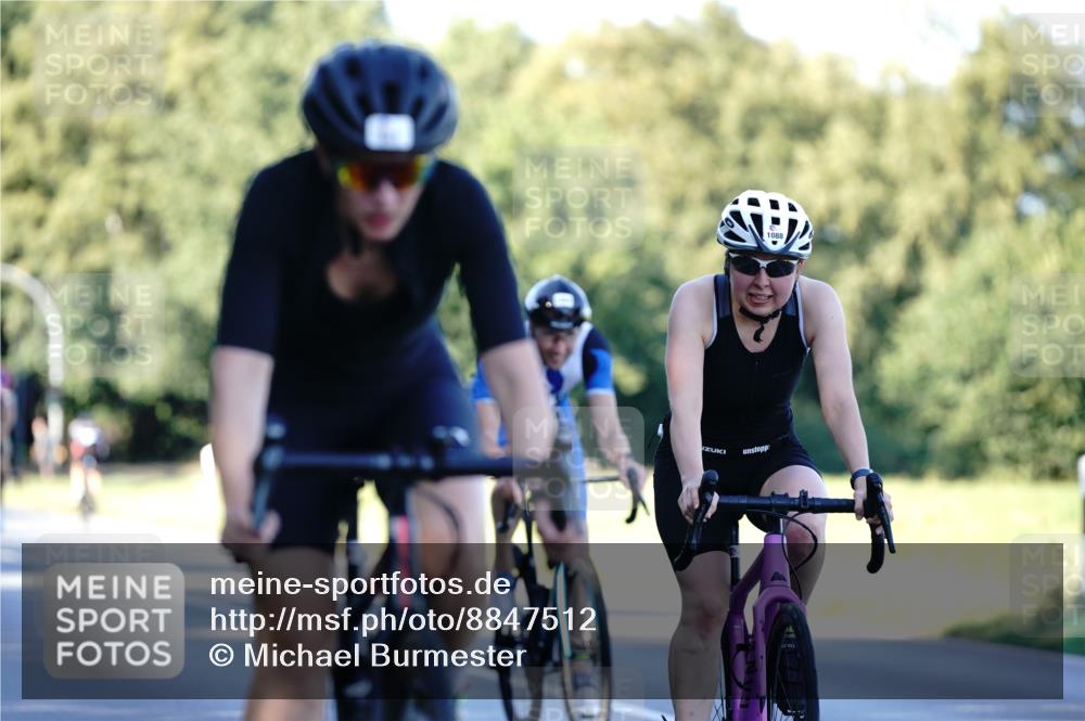 07.09.2025 - 19. Norderstedt Triathlon Michael Burmester http://msf.ph/oto/8847512 07.09.2025 16:15:55 Radfahren 941, 1088, 1409, 1427, 1564 meine-sportfotos.de