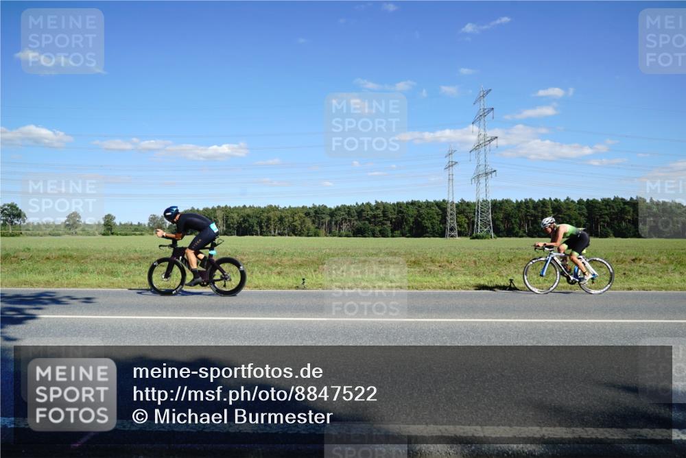07.09.2025 - 19. Norderstedt Triathlon Michael Burmester http://msf.ph/oto/8847522 07.09.2025 15:26:15 Radfahren 918, 1454, 1529 meine-sportfotos.de