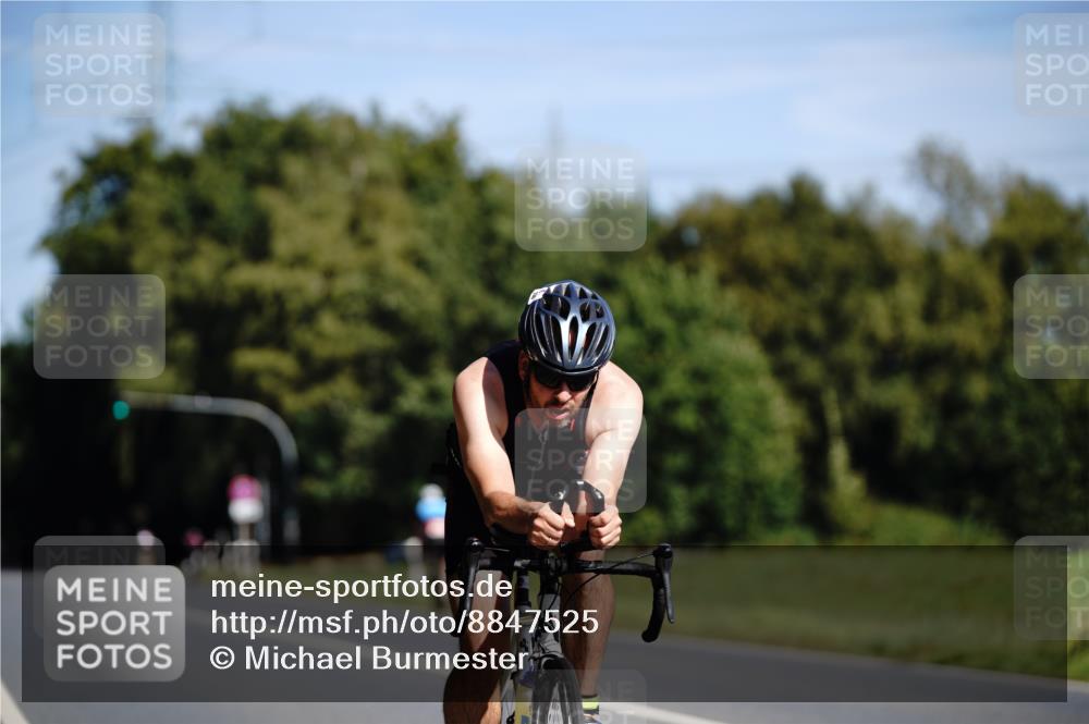 07.09.2025 - 19. Norderstedt Triathlon Michael Burmester http://msf.ph/oto/8847525 07.09.2025 11:28:13 Radfahren 204, 746 meine-sportfotos.de