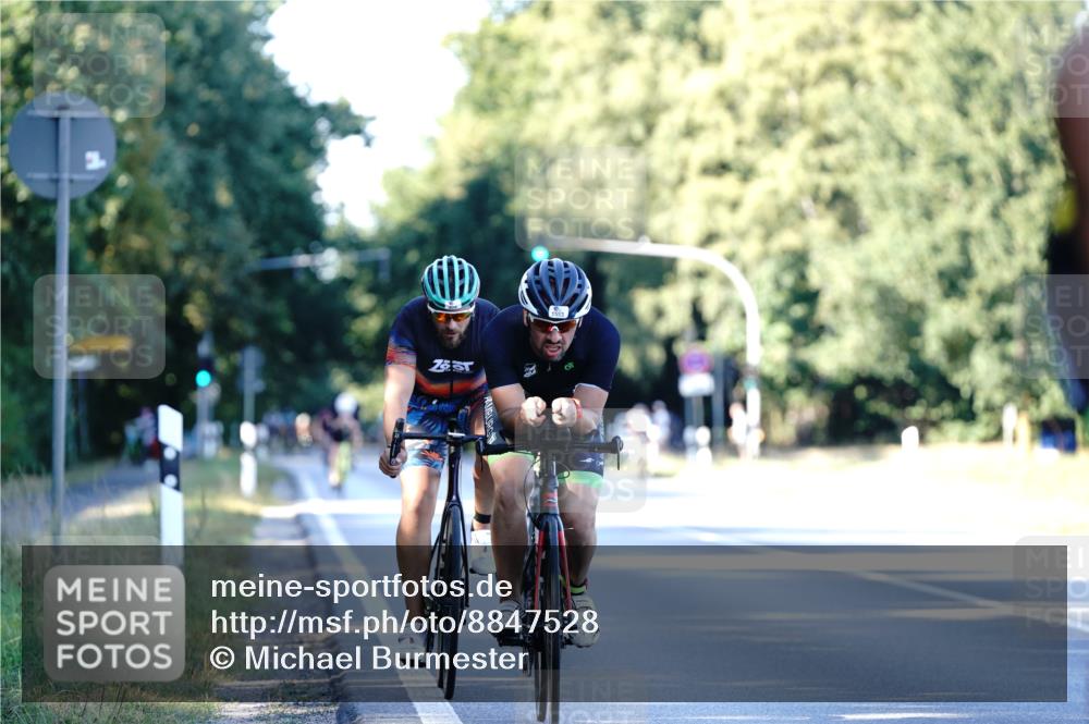 07.09.2025 - 19. Norderstedt Triathlon Michael Burmester http://msf.ph/oto/8847528 07.09.2025 16:15:59 Radfahren 509, 870, 941, 1088, 1435, 1550, 1553, 1564 meine-sportfotos.de