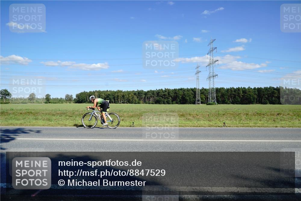 07.09.2025 - 19. Norderstedt Triathlon Michael Burmester http://msf.ph/oto/8847529 07.09.2025 15:26:15 Radfahren 918, 1454, 1529 meine-sportfotos.de
