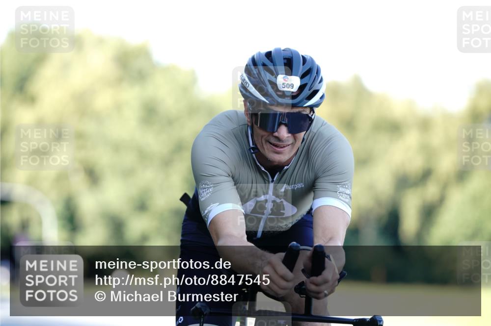 07.09.2025 - 19. Norderstedt Triathlon Michael Burmester http://msf.ph/oto/8847545 07.09.2025 16:16:01 Radfahren 509, 870, 1435, 1550, 1553 meine-sportfotos.de