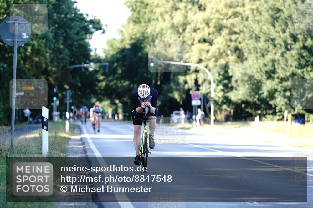 07.09.2025 - 19. Norderstedt Triathlon Michael Burmester http://msf.ph/oto/8847548 07.09.2025 16:16:05 Radfahren 1618 meine-sportfotos.de