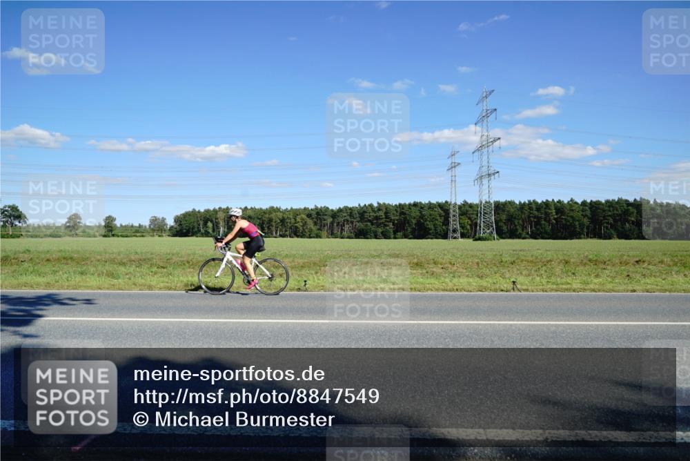 07.09.2025 - 19. Norderstedt Triathlon Michael Burmester http://msf.ph/oto/8847549 07.09.2025 15:26:27 Radfahren 1400, 1405, 1442 meine-sportfotos.de