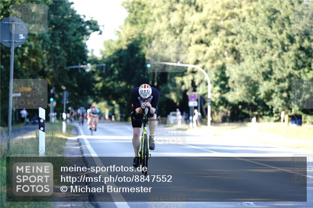 07.09.2025 - 19. Norderstedt Triathlon Michael Burmester http://msf.ph/oto/8847552 07.09.2025 16:16:05 Radfahren 1618 meine-sportfotos.de