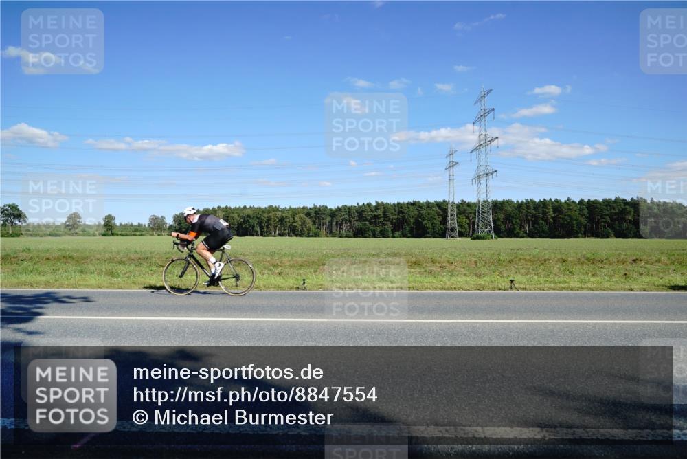 07.09.2025 - 19. Norderstedt Triathlon Michael Burmester http://msf.ph/oto/8847554 07.09.2025 15:26:31 Radfahren  meine-sportfotos.de