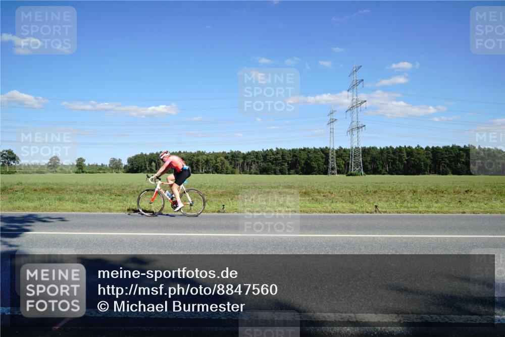 07.09.2025 - 19. Norderstedt Triathlon Michael Burmester http://msf.ph/oto/8847560 07.09.2025 15:26:36 Radfahren  meine-sportfotos.de