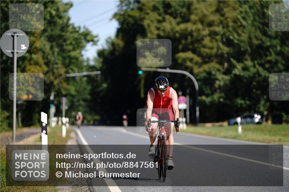 07.09.2025 - 19. Norderstedt Triathlon Michael Burmester http://msf.ph/oto/8847561 07.09.2025 11:28:40 Radfahren 704 meine-sportfotos.de