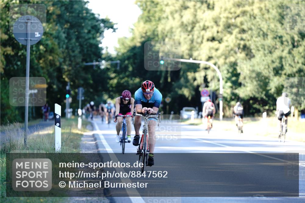 07.09.2025 - 19. Norderstedt Triathlon Michael Burmester http://msf.ph/oto/8847562 07.09.2025 16:16:10 Radfahren 1631 meine-sportfotos.de