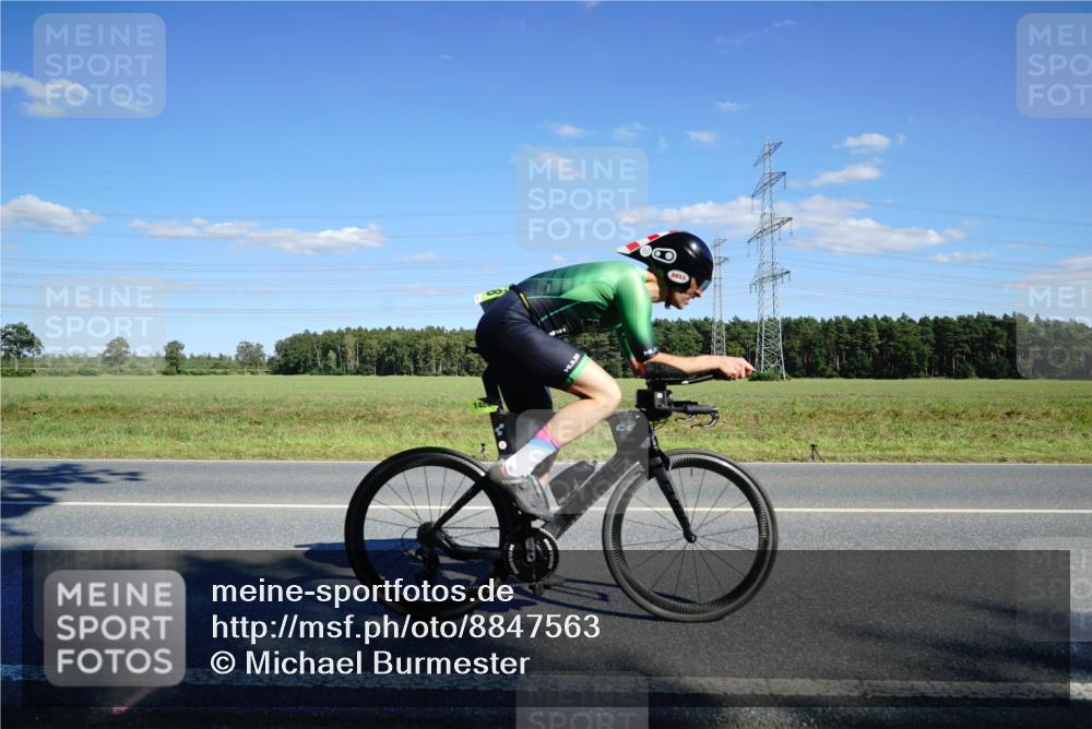 07.09.2025 - 19. Norderstedt Triathlon Michael Burmester http://msf.ph/oto/8847563 07.09.2025 15:26:39 Radfahren 1488 meine-sportfotos.de