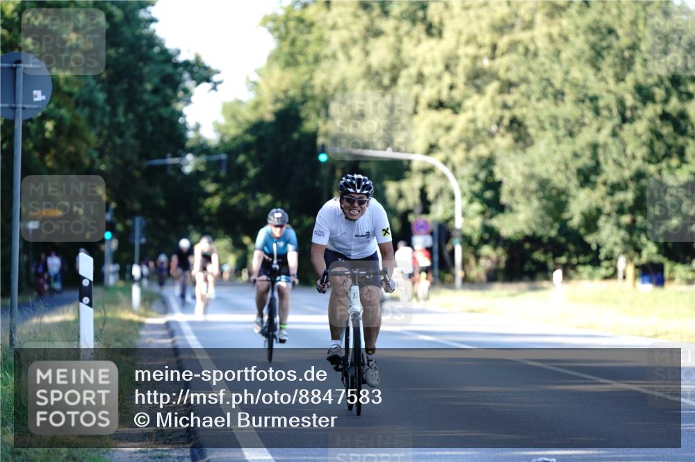 07.09.2025 - 19. Norderstedt Triathlon Michael Burmester http://msf.ph/oto/8847583 07.09.2025 16:16:17 Radfahren 955, 1058 meine-sportfotos.de