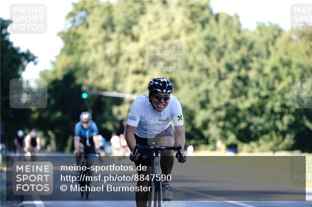 07.09.2025 - 19. Norderstedt Triathlon Michael Burmester http://msf.ph/oto/8847590 07.09.2025 16:16:18 Radfahren 955, 1103 meine-sportfotos.de