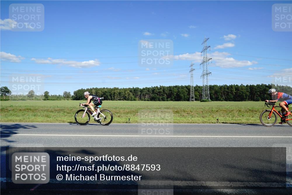 07.09.2025 - 19. Norderstedt Triathlon Michael Burmester http://msf.ph/oto/8847593 07.09.2025 15:27:00 Radfahren  meine-sportfotos.de