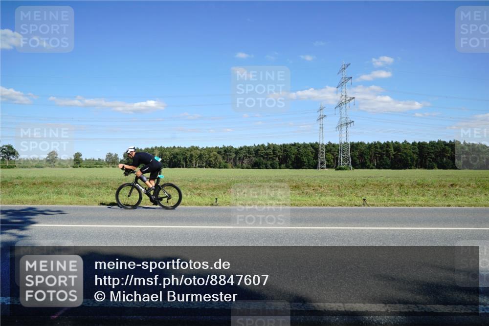 07.09.2025 - 19. Norderstedt Triathlon Michael Burmester http://msf.ph/oto/8847607 07.09.2025 15:27:12 Radfahren  meine-sportfotos.de