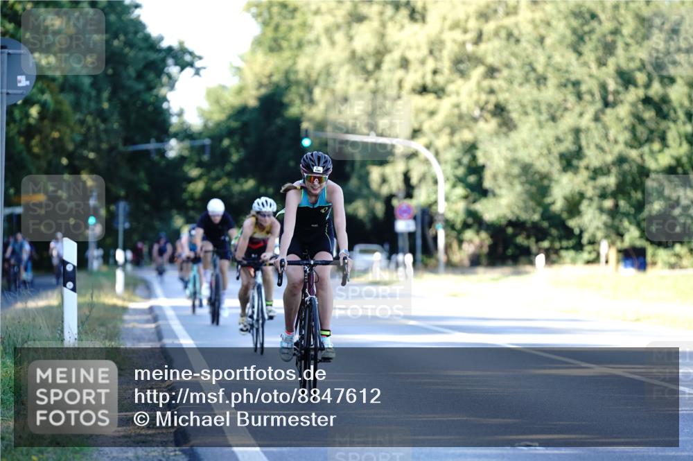 07.09.2025 - 19. Norderstedt Triathlon Michael Burmester http://msf.ph/oto/8847612 07.09.2025 16:16:23 Radfahren 1063, 1089, 1103 meine-sportfotos.de