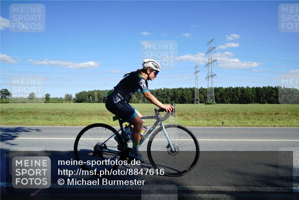 07.09.2025 - 19. Norderstedt Triathlon Michael Burmester http://msf.ph/oto/8847616 07.09.2025 15:27:23 Radfahren 1485, 1491 meine-sportfotos.de