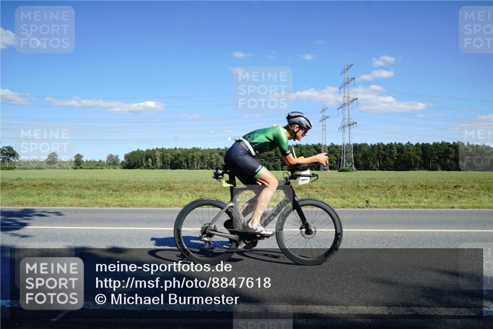 07.09.2025 - 19. Norderstedt Triathlon Michael Burmester http://msf.ph/oto/8847618 07.09.2025 15:27:24 Radfahren 1485, 1491 meine-sportfotos.de