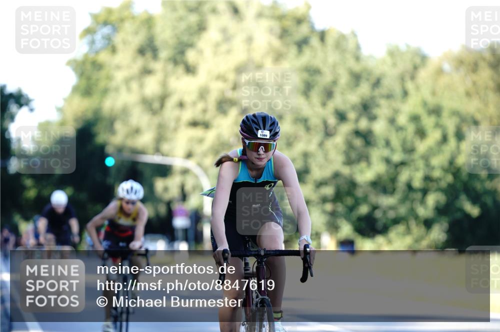 07.09.2025 - 19. Norderstedt Triathlon Michael Burmester http://msf.ph/oto/8847619 07.09.2025 16:16:24 Radfahren 1063, 1089, 1103 meine-sportfotos.de