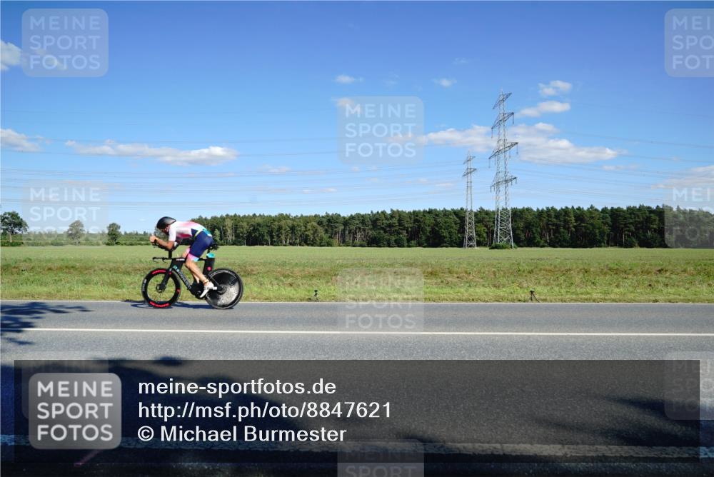 07.09.2025 - 19. Norderstedt Triathlon Michael Burmester http://msf.ph/oto/8847621 07.09.2025 15:27:25 Radfahren 1485, 1491 meine-sportfotos.de