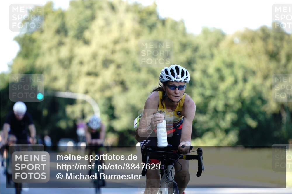 07.09.2025 - 19. Norderstedt Triathlon Michael Burmester http://msf.ph/oto/8847629 07.09.2025 16:16:26 Radfahren 372, 1063, 1089, 1455 meine-sportfotos.de
