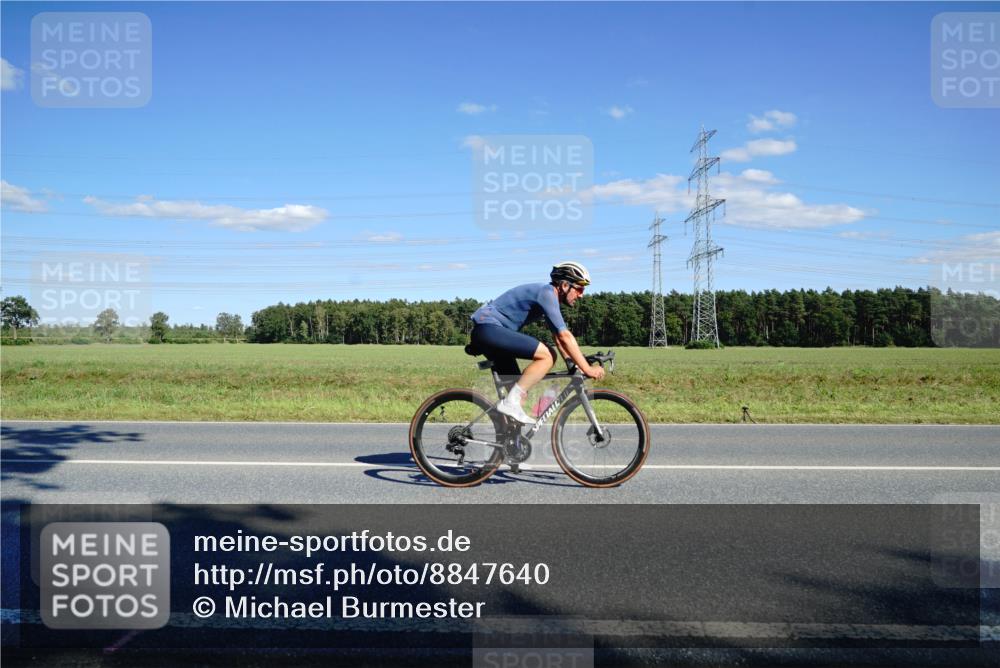 07.09.2025 - 19. Norderstedt Triathlon Michael Burmester http://msf.ph/oto/8847640 07.09.2025 15:27:39 Radfahren 947, 1430 meine-sportfotos.de