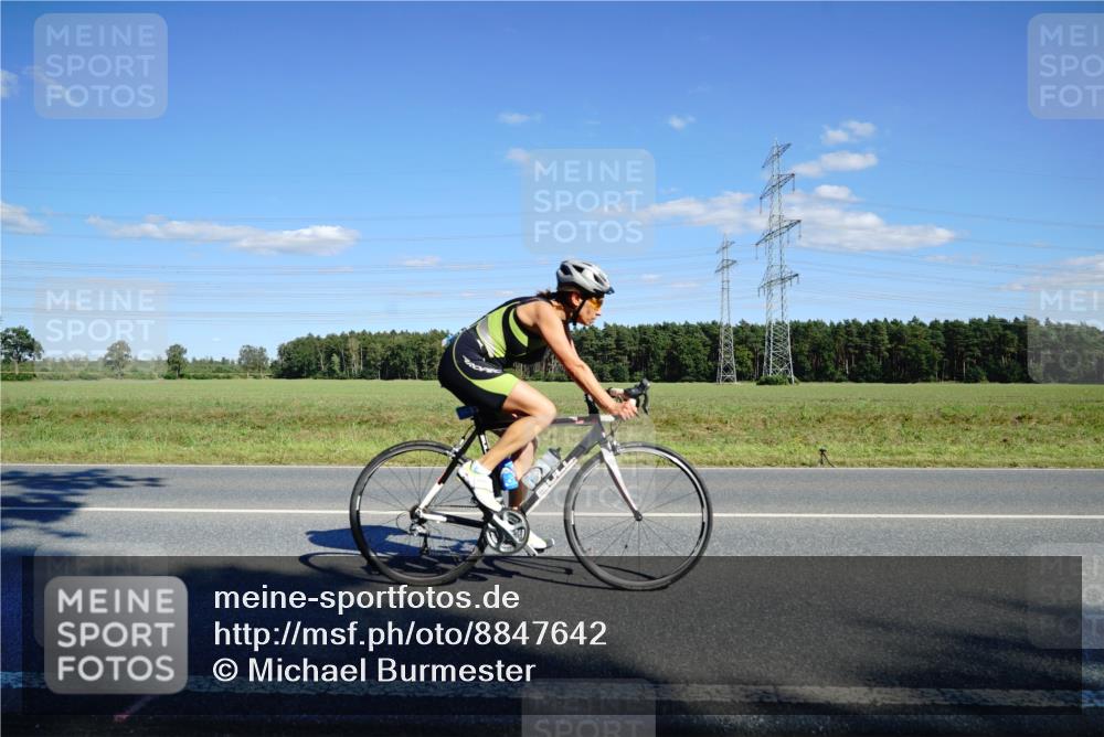 07.09.2025 - 19. Norderstedt Triathlon Michael Burmester http://msf.ph/oto/8847642 07.09.2025 15:27:47 Radfahren 882, 924, 1422, 1547 meine-sportfotos.de