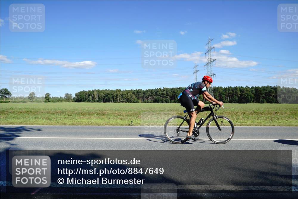 07.09.2025 - 19. Norderstedt Triathlon Michael Burmester http://msf.ph/oto/8847649 07.09.2025 15:27:50 Radfahren 409, 882, 885, 924, 1422, 1547 meine-sportfotos.de