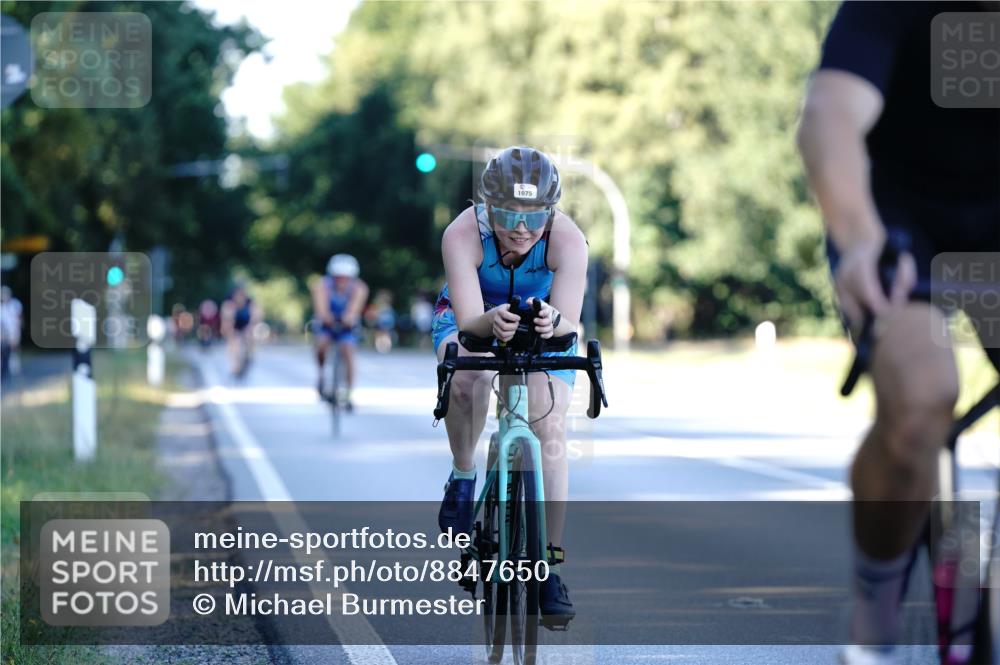 07.09.2025 - 19. Norderstedt Triathlon Michael Burmester http://msf.ph/oto/8847650 07.09.2025 16:16:29 Radfahren 372, 1063, 1075, 1455 meine-sportfotos.de