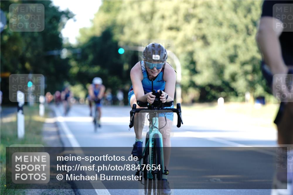 07.09.2025 - 19. Norderstedt Triathlon Michael Burmester http://msf.ph/oto/8847654 07.09.2025 16:16:29 Radfahren 372, 1063, 1075, 1455 meine-sportfotos.de