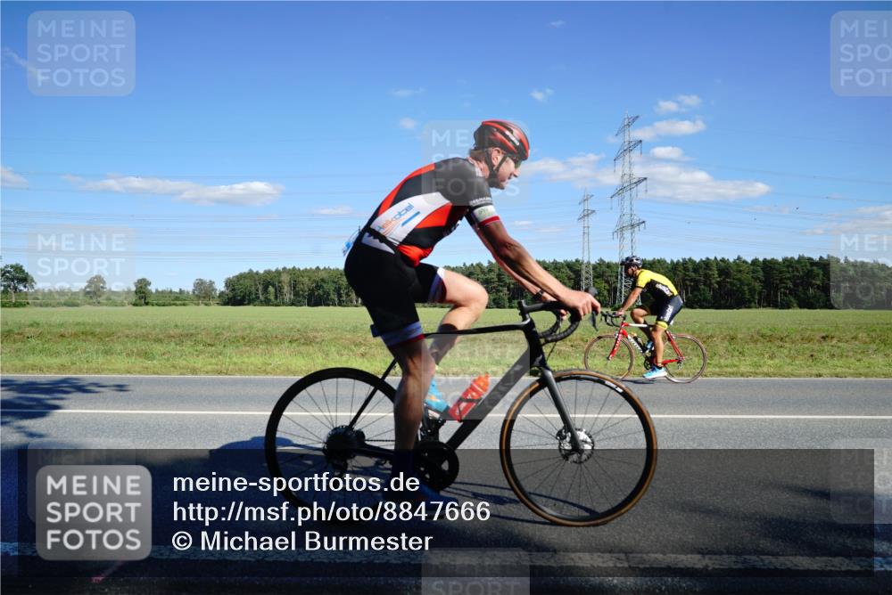 07.09.2025 - 19. Norderstedt Triathlon Michael Burmester http://msf.ph/oto/8847666 07.09.2025 15:28:05 Radfahren 376, 397, 418, 923, 929, 952, 1455, 1464 meine-sportfotos.de