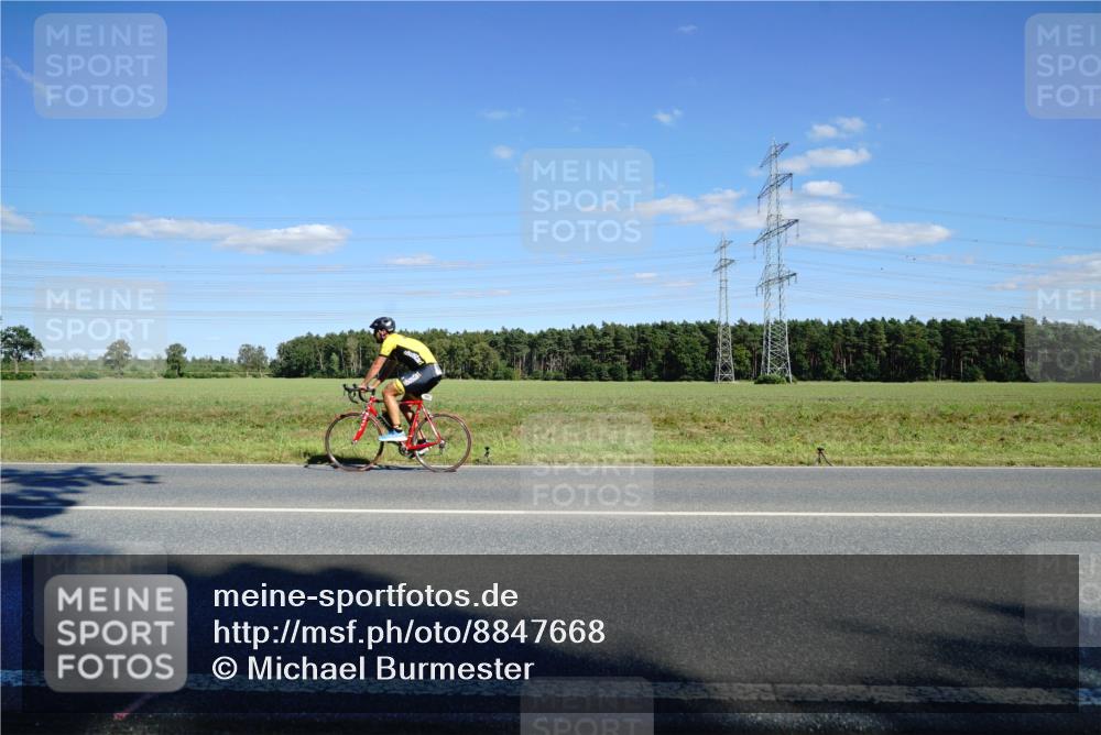 07.09.2025 - 19. Norderstedt Triathlon Michael Burmester http://msf.ph/oto/8847668 07.09.2025 15:28:06 Radfahren 376, 397, 418, 923, 929, 952, 1455, 1464 meine-sportfotos.de