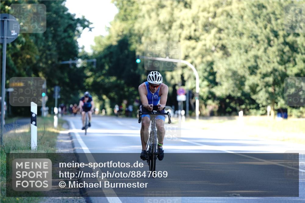 07.09.2025 - 19. Norderstedt Triathlon Michael Burmester http://msf.ph/oto/8847669 07.09.2025 16:16:31 Radfahren 372, 1075, 1455, 1603 meine-sportfotos.de