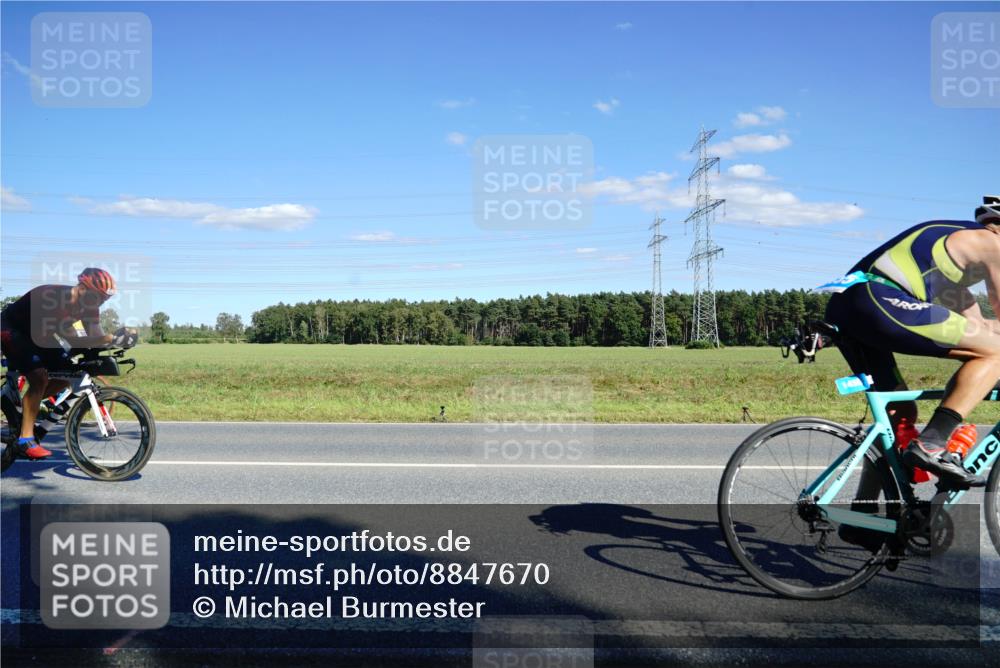 07.09.2025 - 19. Norderstedt Triathlon Michael Burmester http://msf.ph/oto/8847670 07.09.2025 15:28:06 Radfahren 376, 397, 418, 923, 929, 952, 1455, 1464 meine-sportfotos.de