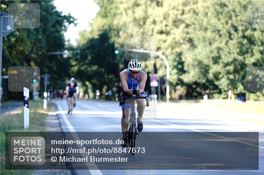 07.09.2025 - 19. Norderstedt Triathlon Michael Burmester http://msf.ph/oto/8847673 07.09.2025 16:16:31 Radfahren 372, 1075, 1455, 1603 meine-sportfotos.de