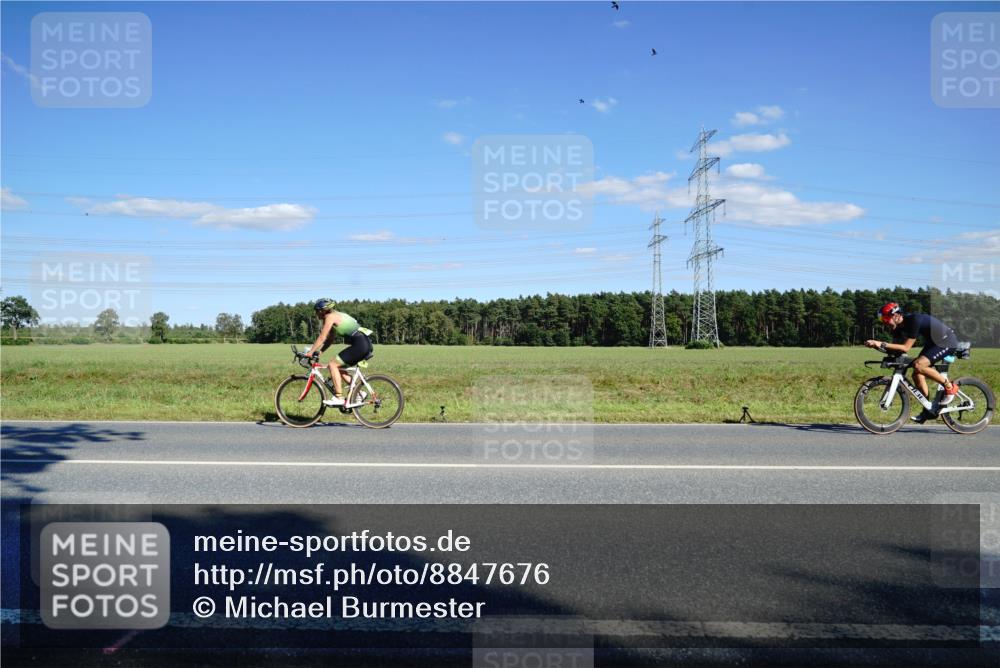 07.09.2025 - 19. Norderstedt Triathlon Michael Burmester http://msf.ph/oto/8847676 07.09.2025 15:28:10 Radfahren 418, 929, 952, 1455 meine-sportfotos.de