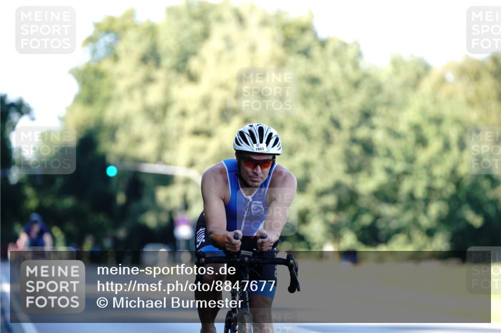 07.09.2025 - 19. Norderstedt Triathlon Michael Burmester http://msf.ph/oto/8847677 07.09.2025 16:16:32 Radfahren 372, 1075, 1603 meine-sportfotos.de