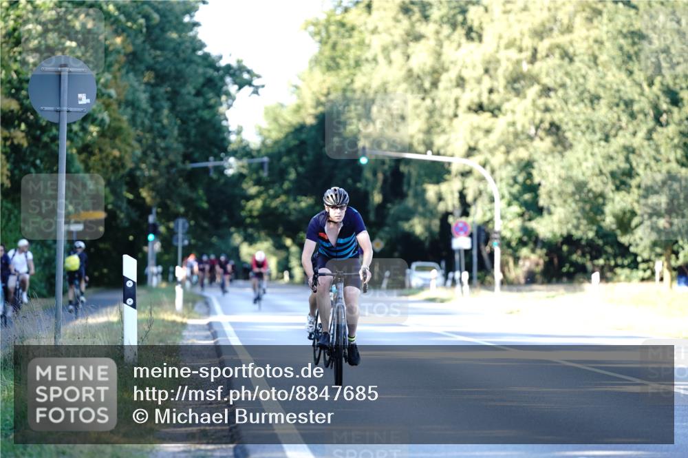 07.09.2025 - 19. Norderstedt Triathlon Michael Burmester http://msf.ph/oto/8847685 07.09.2025 16:16:35 Radfahren 1093, 1444, 1603 meine-sportfotos.de