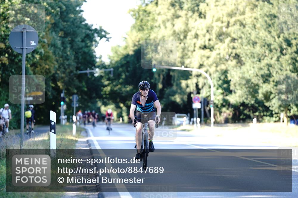 07.09.2025 - 19. Norderstedt Triathlon Michael Burmester http://msf.ph/oto/8847689 07.09.2025 16:16:35 Radfahren 1093, 1444, 1603 meine-sportfotos.de