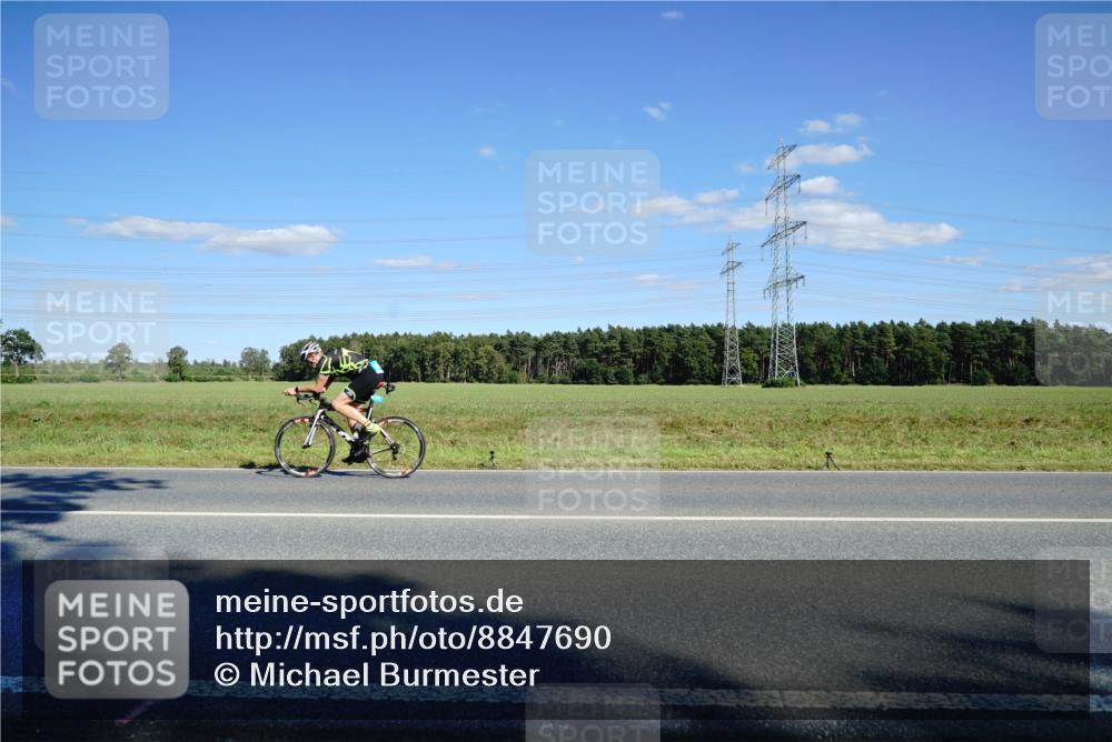 07.09.2025 - 19. Norderstedt Triathlon Michael Burmester http://msf.ph/oto/8847690 07.09.2025 15:28:33 Radfahren  meine-sportfotos.de