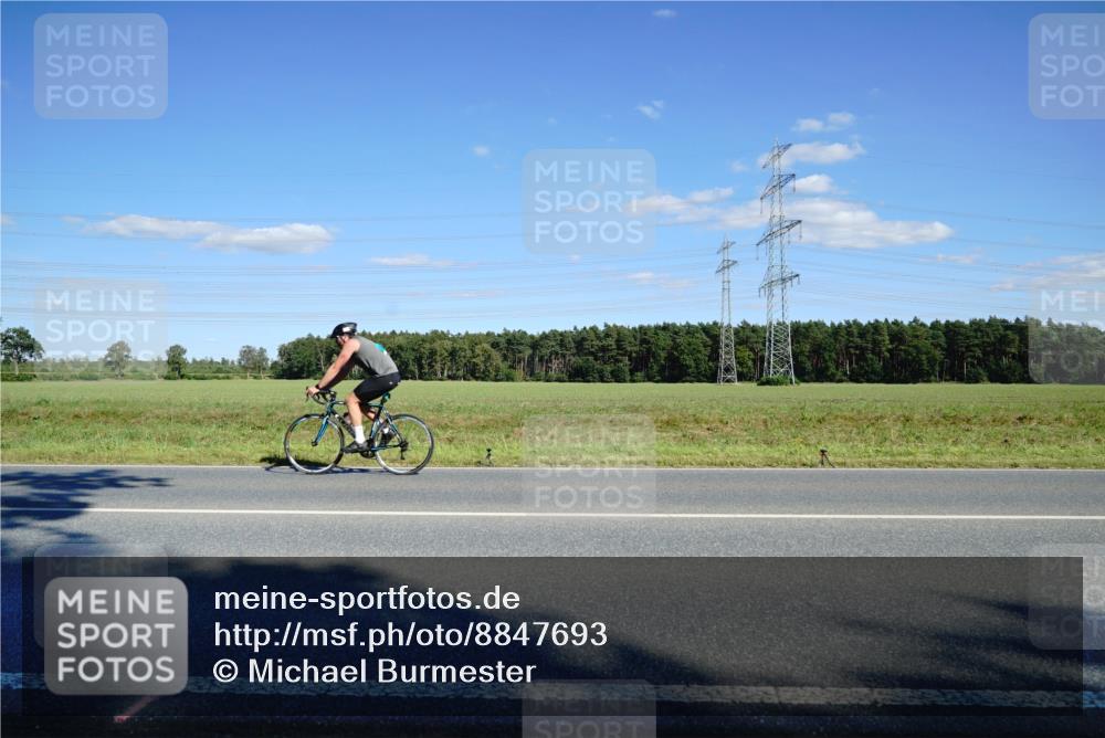 07.09.2025 - 19. Norderstedt Triathlon Michael Burmester http://msf.ph/oto/8847693 07.09.2025 15:28:37 Radfahren 402, 913 meine-sportfotos.de