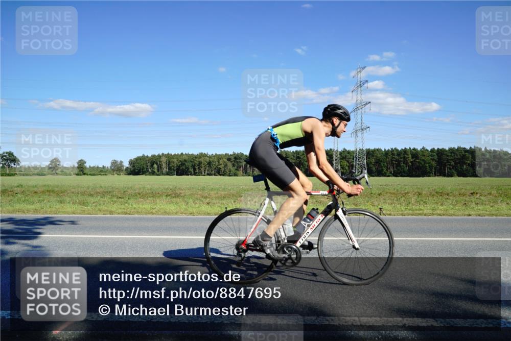 07.09.2025 - 19. Norderstedt Triathlon Michael Burmester http://msf.ph/oto/8847695 07.09.2025 15:28:37 Radfahren 402, 913 meine-sportfotos.de