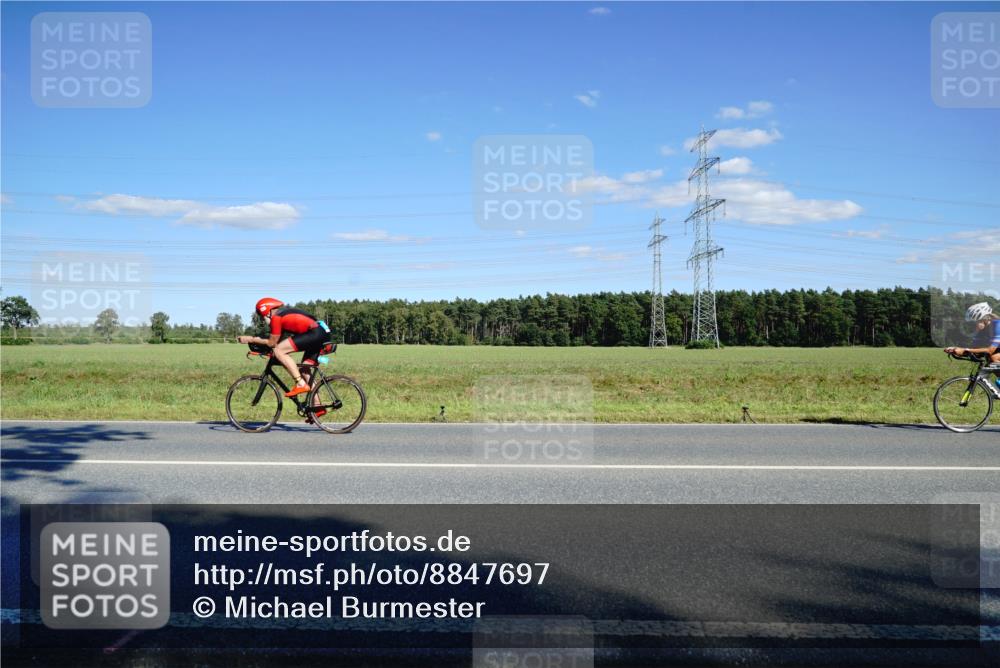 07.09.2025 - 19. Norderstedt Triathlon Michael Burmester http://msf.ph/oto/8847697 07.09.2025 15:28:39 Radfahren 402, 913 meine-sportfotos.de